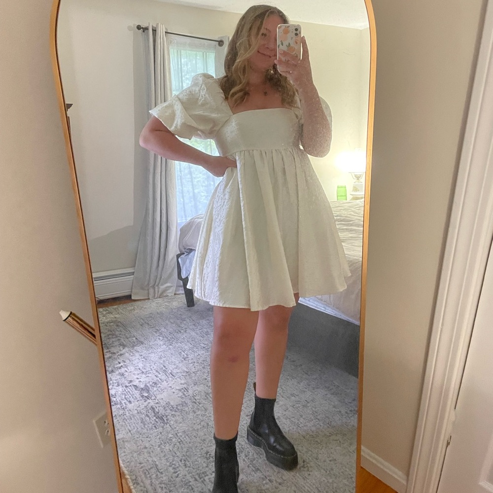 White embroidered puff sleeve mini dress